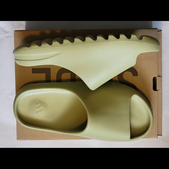 ❌SOLD❌ - Yeezy Slides Resin - Picture 3 of 5
